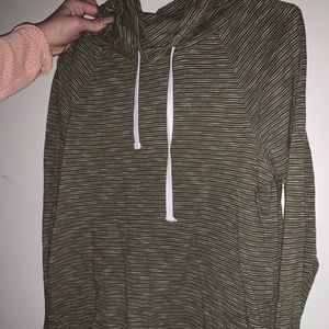 Long sleeve/ pull over